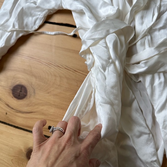 Morgan Lane The Langley Robe in chalk, 100 % SILK, XS/S - Picture 7 of 9